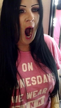 Yawning MILF Doing Makeup/nails Some Chat