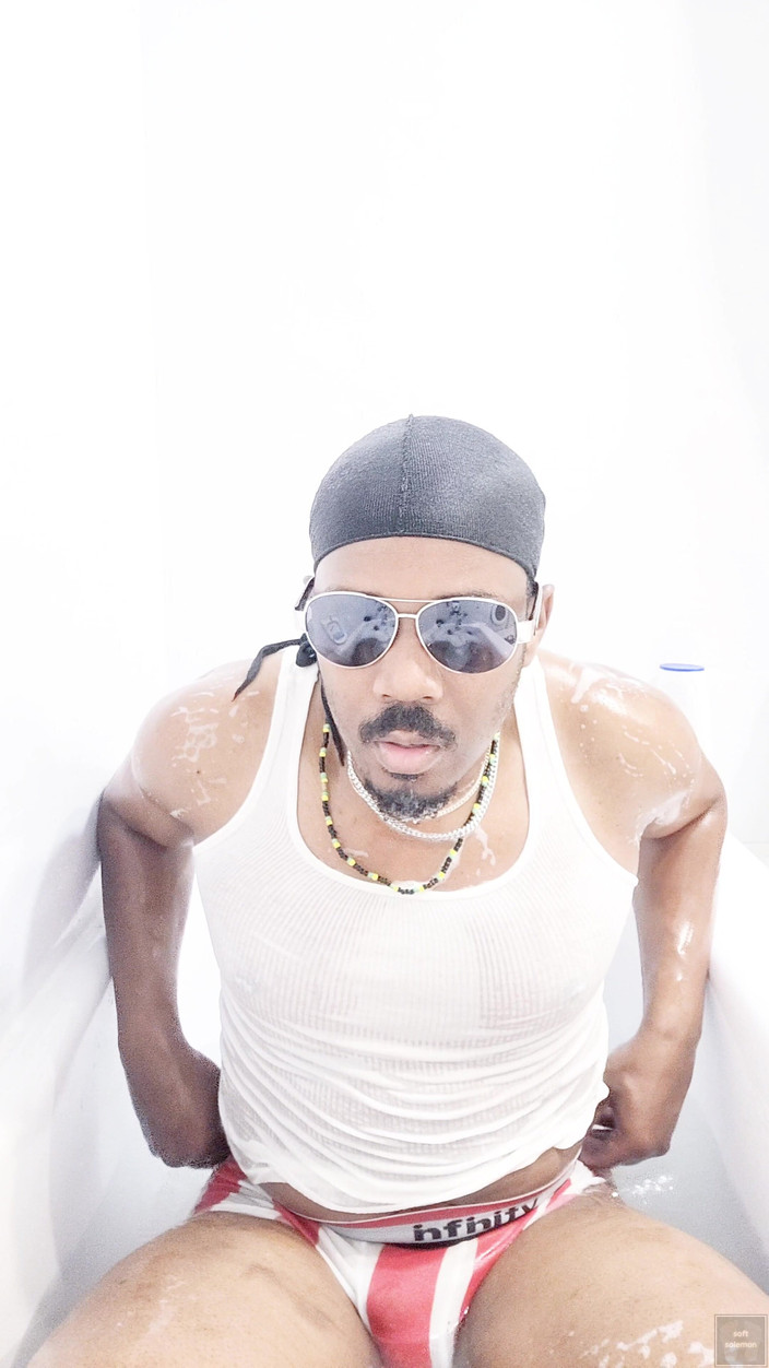 Soft Soleman: Umývám tělo ve vaně (3) (2025)