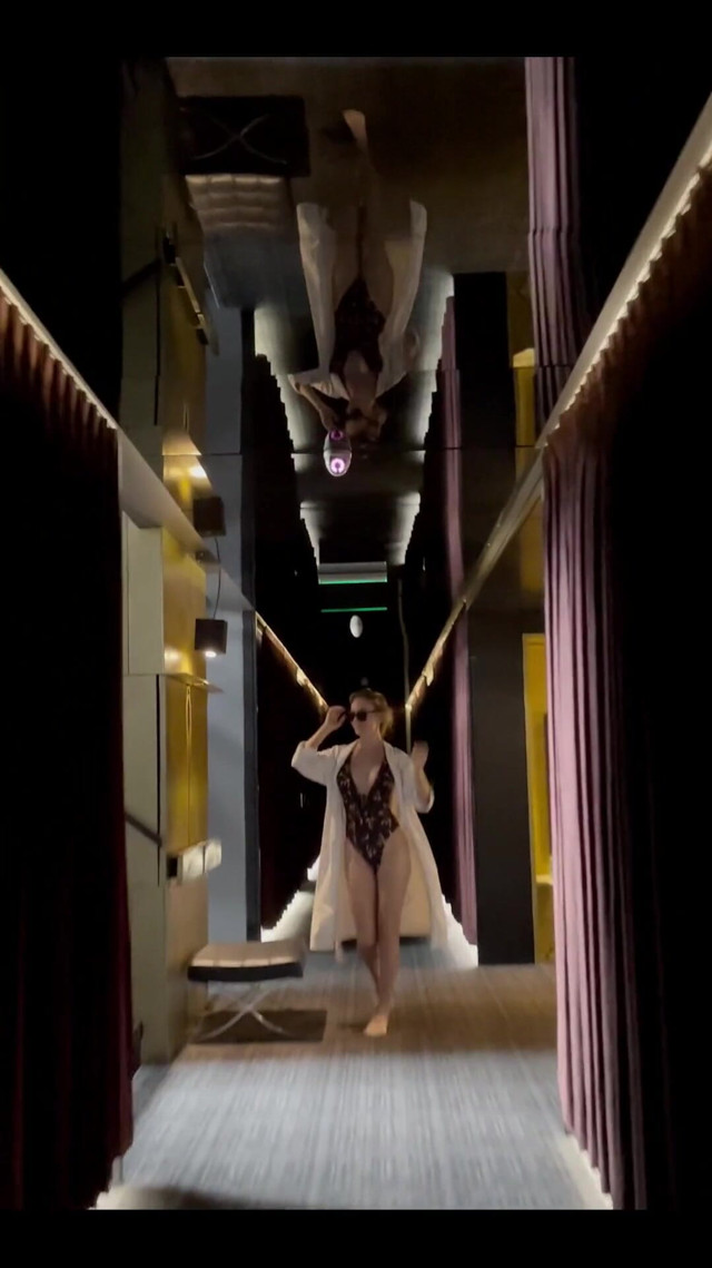 In Bikini (Angel The Dreamgirl) In Bikini (Angel The Dreamgirl)