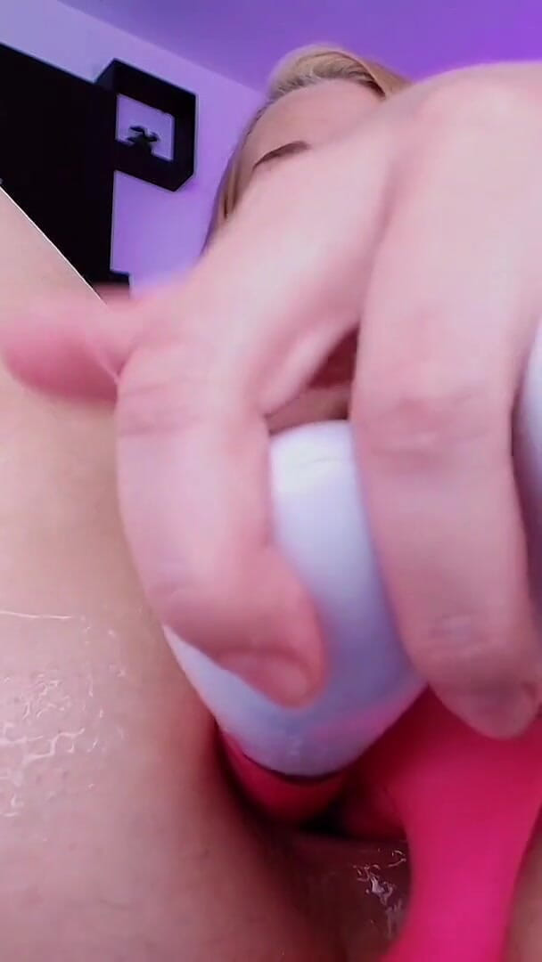 Crazy Squirting with Multiple Vibrators and Dildos (Mashayang)