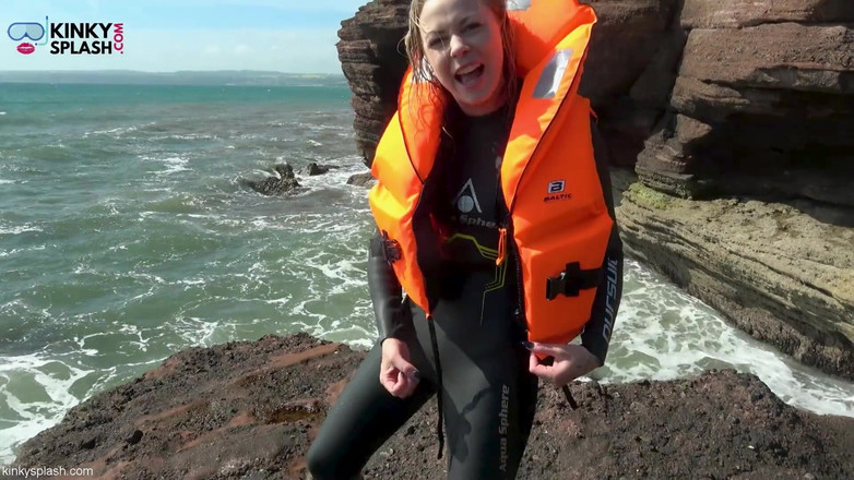 UKCuteGirl Lucy Lauren: Jachetă de salvare joi tachinare de neopren, negare și numărătoare inversă...