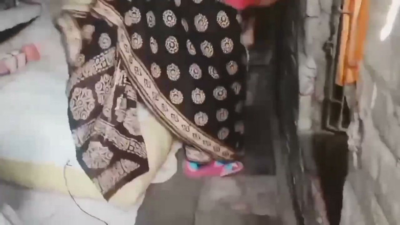 East indian group: Viral Video of Gau's Mal Bhabhi