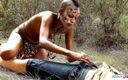 Full porn collection: Afrikansk kort hår ebenholts tonåring bianka förför främling att knulla
