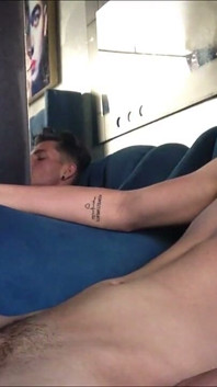 Chupando um jovem cara branco