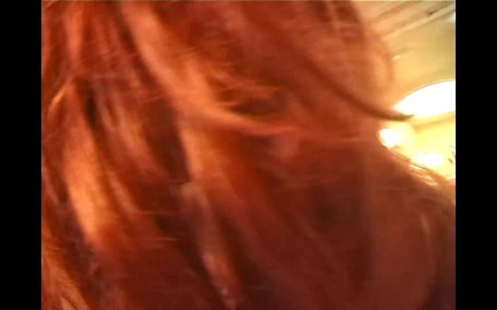 Still Slut: Quente amadora milf com peitos bonitos masturba sua buceta peluda...