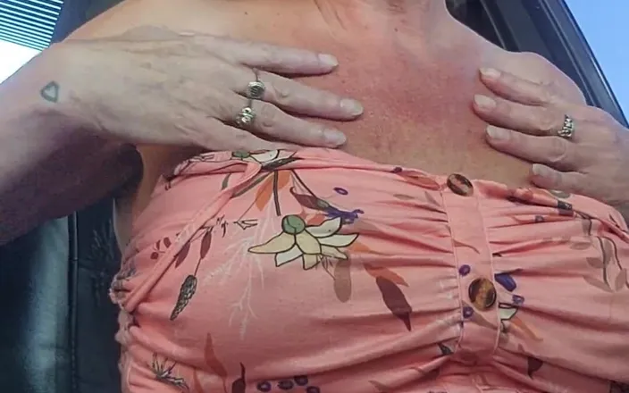 EliteLadyS: Naughty American MILF Ben Wa Ball Outdoor Masturbation in Car