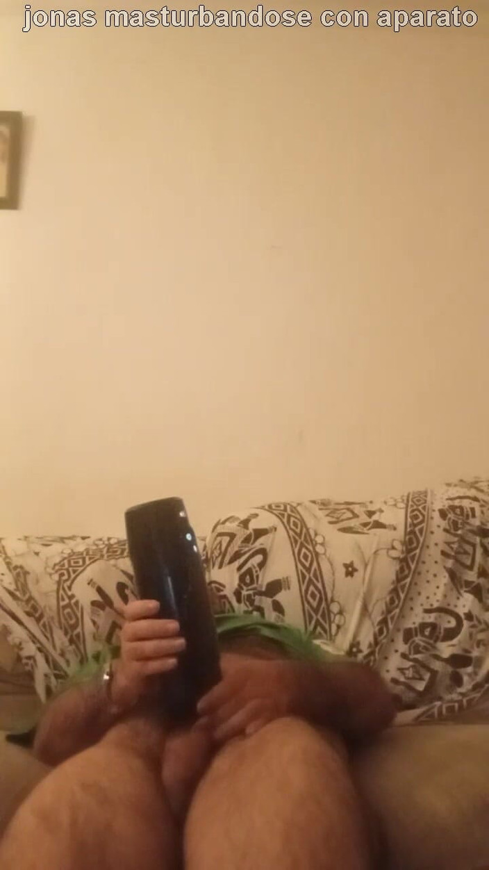 jonasxulo: 조나스가 브리브라도르와 자위하는 모습