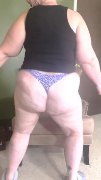 BBW Twerking Ass in Your Face Stroke Your Cock and Cum on Her Countdown