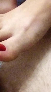 Stepsister Allowed Me to Please Myself with Her Feet