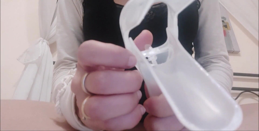 savannahamatoriale: With the Speculum I Can Proceed to the Internal Visit...