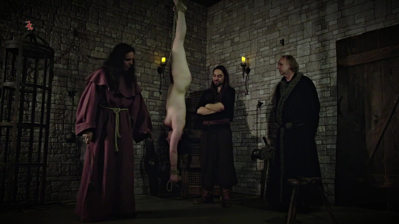 Inquisition and prison world: Mooin Witch thaki huee Milkmaid ko uski kalaee par vajan...