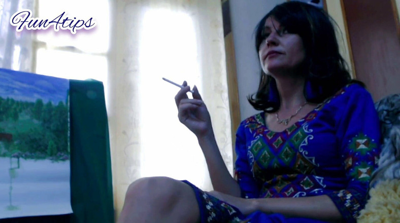 Bolly Karma: Hãy hút thuốc với tôi