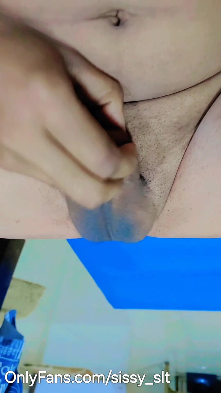 Sissy Bisexual: La Plus Petite Bite De Tous Les Temps, Une Femboy...