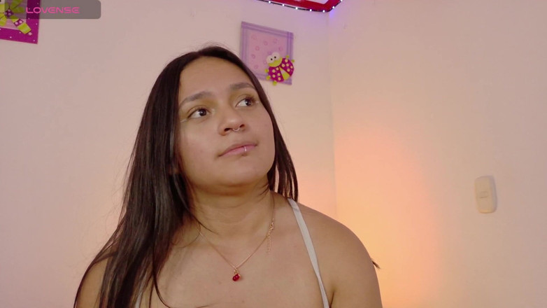 Emilyn Grifs: Sexy Girl Will Gefickt Werden, Wenn Sie Allein Zu Hause...
