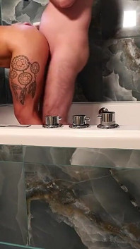 Getränkt: - o ein Zungenanal, pissen Collab
