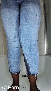 Desperacko dla Wee w łazience sika w My Blue Jeans
