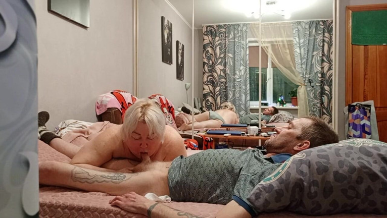 Zona901: 이웃의 입에 부드러운 오럴과 핫한 정액