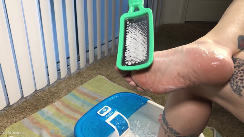 Nikki's Fetishes: Pengajuan foot calluses nikki