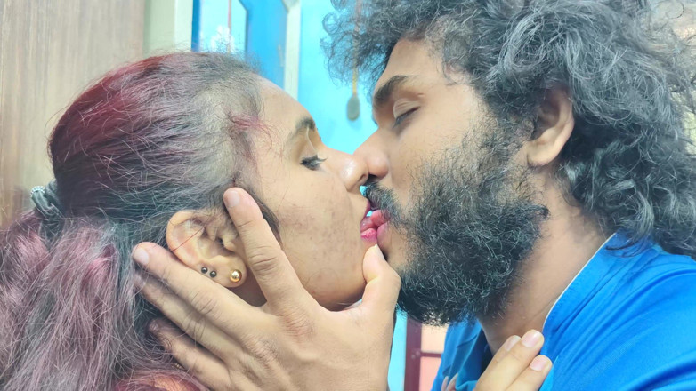 Vaigavarun45: Lippensperre und zungenkuss