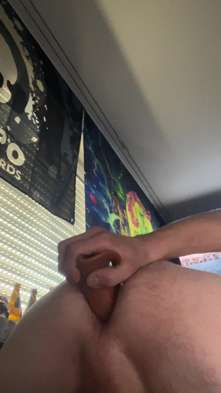 StripedShadow7: Büyük Anal Tıkaç Yumruklama