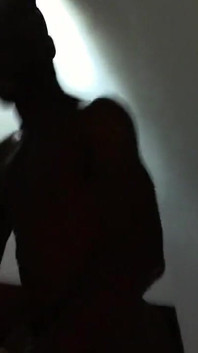 丢失未割包皮的哥伦比亚侏儒