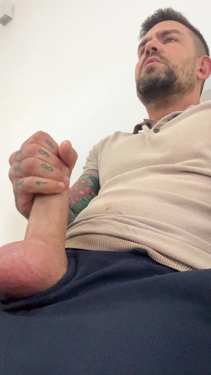Juan Lucho Gay: Un tată vitreg bun se masturbează