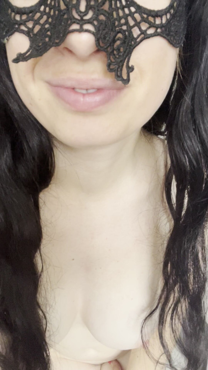 PaolaDbn: Striptis Kecil