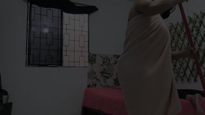 NEGRITA SEXY: Kocasını işe gönderdi ve heyecan verici şeyler yaparak evde yalnız kaldı