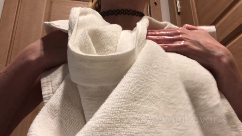 Veronikavonk: Busty teen with mega big boobs oiled massage