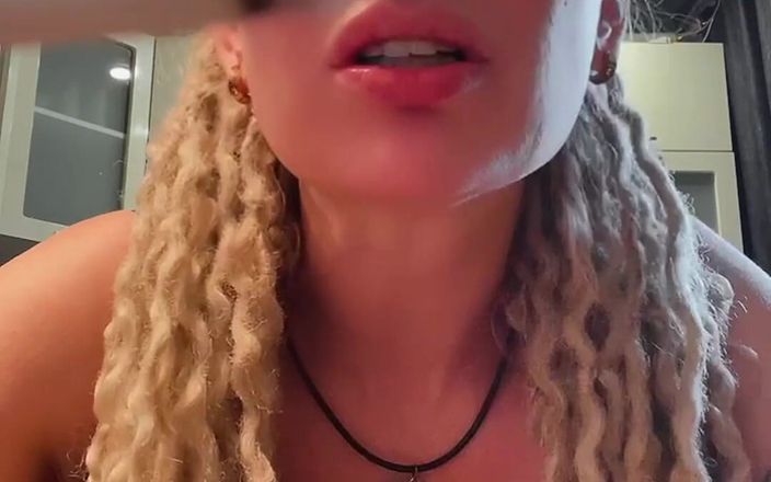 BadAssBitch: İnsan kül tablası taşakları cbt'i dövüyor, cei, tükürme