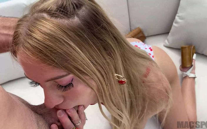 J-Mac: Petite loira sexual freak Khloe Kapri é fodida fora por big...