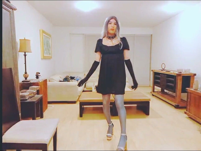Tammy sissy slave: Paraderar i blanka kläder, rör vid mig och drömmer om...