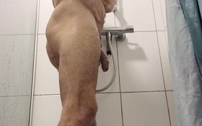 Sexydick: Hora do banho em casa