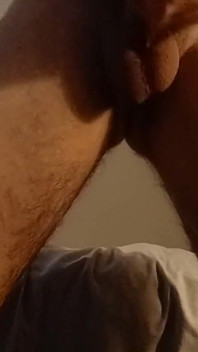 Localguy89 se masturbează și are orgasm