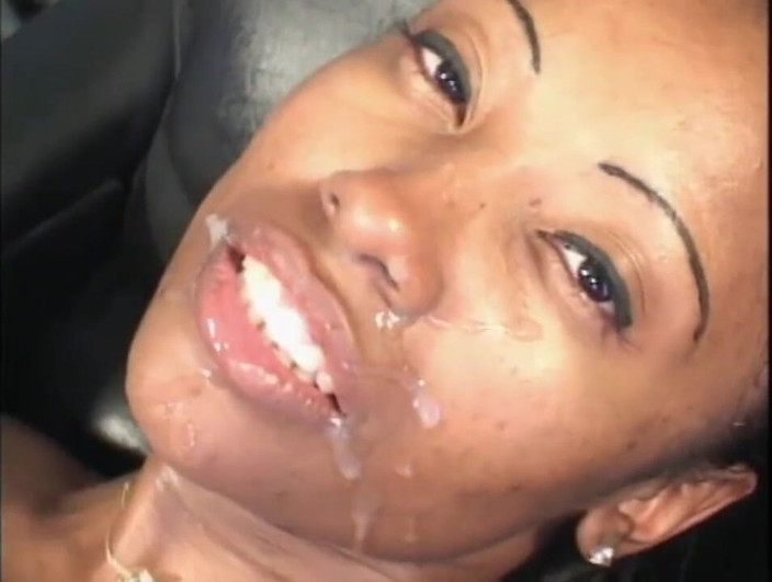 Africans Orgasm: Fată uriașă cu cur negru pe pula albă