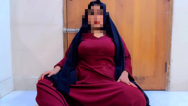 Aria Mia: Culo grueso y enormes tetas La esposa de un hermoso...