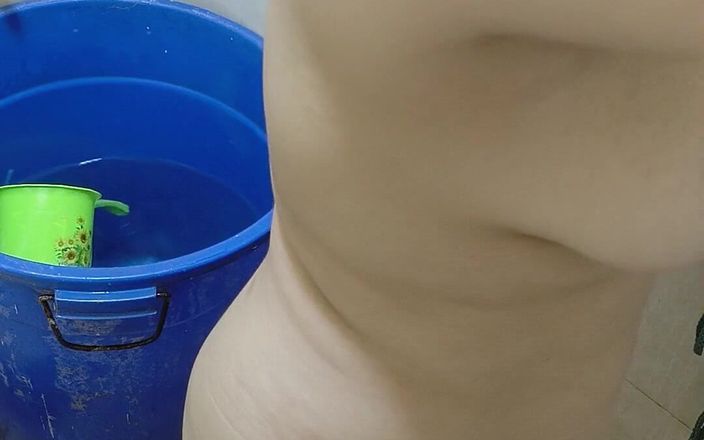 Vaginabig88: Nào dì, đi tắm đi.