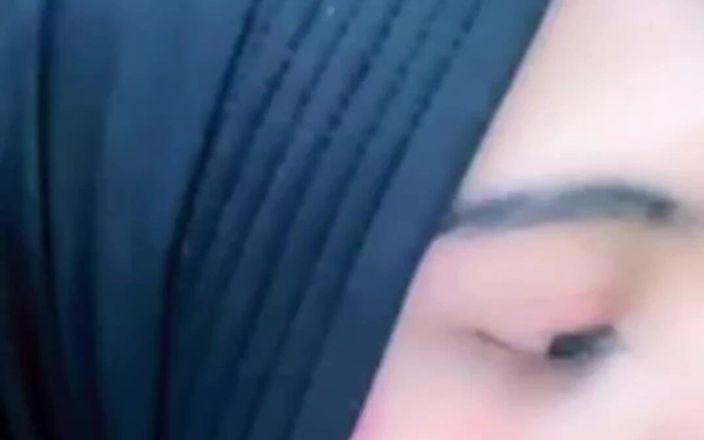 Jilbab69: 角質ヒジャーブ巨乳ナチュラルオッパイ