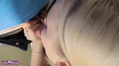 Stacy Starando: Dziewczyna namiętnie i soczyste obciąganie do współlokatora | Widok z twarzy...