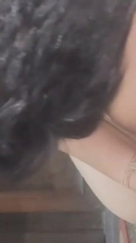 Priya india - afortunada caliente tetas grandes chupadas por chico de pizza