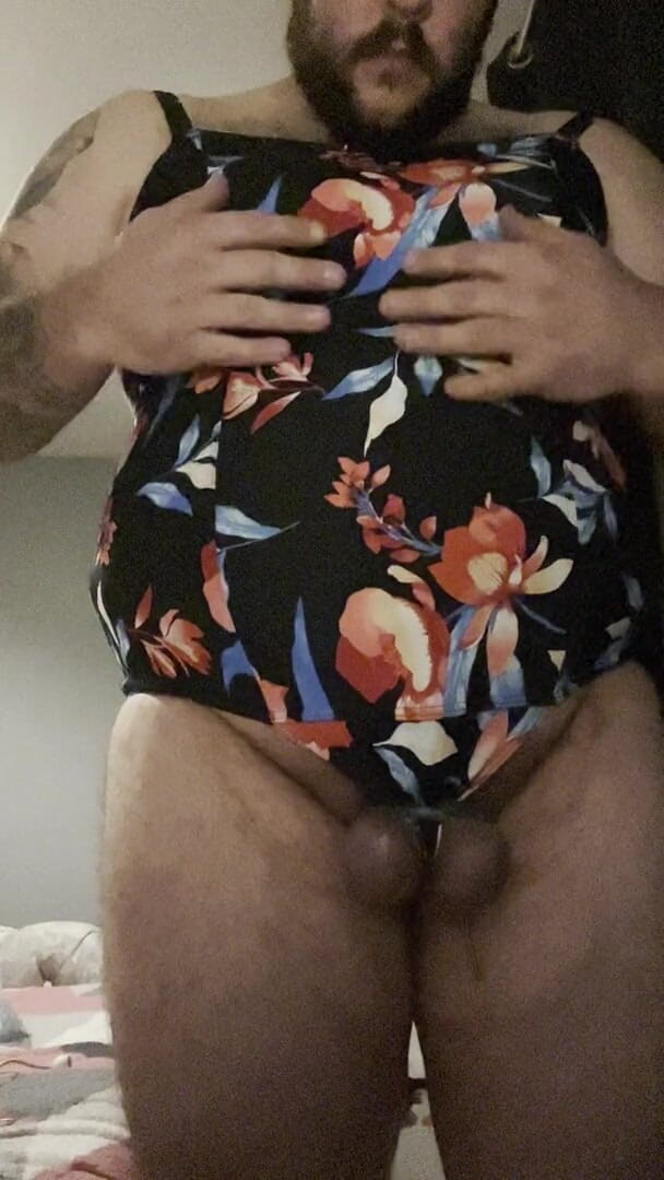 Shaun Cbt: 鸡巴和球束缚与泳衣和乳头夹
