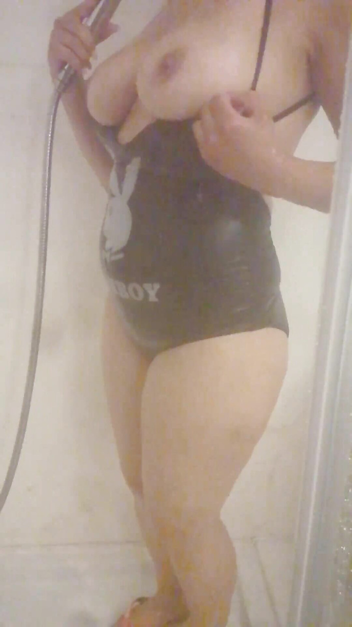 Pussycatwithtwist: Dívka s playboy tělem, která se ráda předvádí v hotelové...