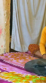 Yağ satan ateşli Hintli kız - tam çıplak vücut masajı vahşi sekse dönüşüyor