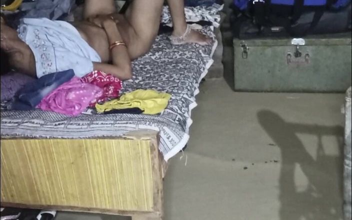 Nightqueen---7838: Bhabhi ji mi-a scos-o și a început să o frece și apoi am...