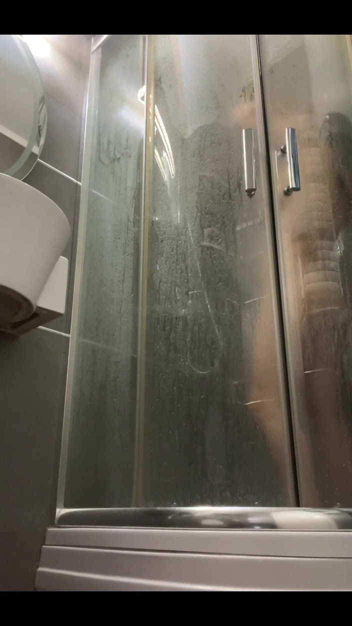 Crypto Mommy: Nakopli ji z bazénu