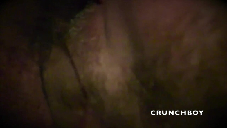 Crunch Boy: Nevlastní táta kouří xxl ptáka v temné místnosti v dírách...