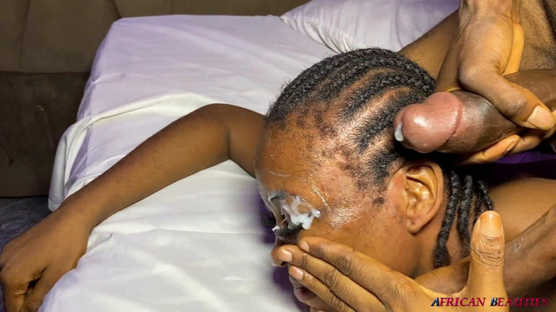 African Beauties: Cewek langsing ini dientot habis-habisan sampai mengerang keenakan (dan dia keenakan!)