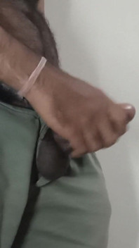 Maine Lund Par Thuk Lagakar Aur Tel Lagakar Chamkila Ho Gya Kala Lund