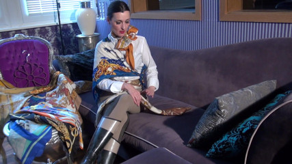 Lady Victoria Valente: Paradies mit seidentuch