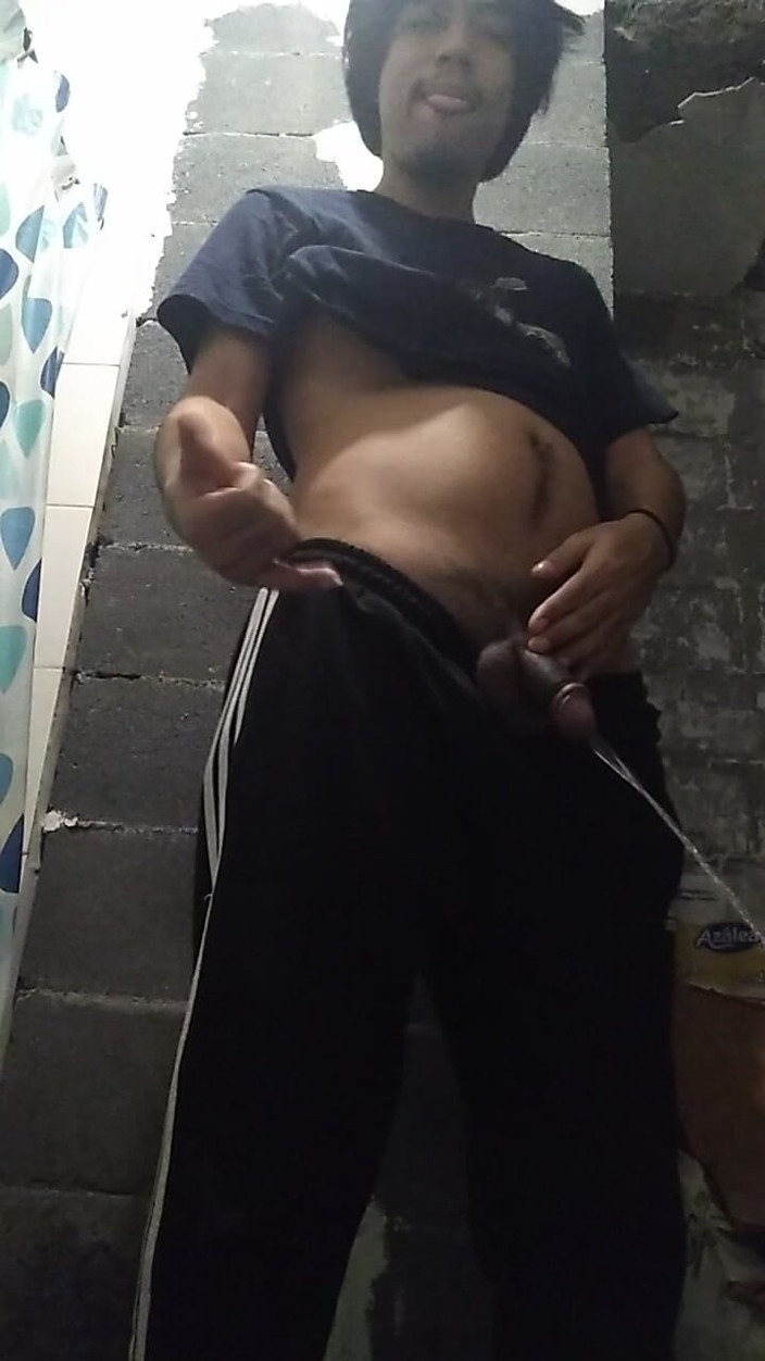 AlexAlejandro13: Masuk ke Toilet